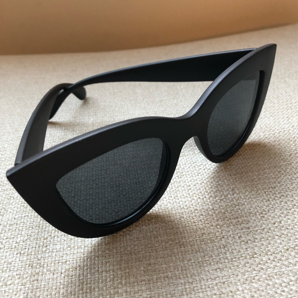 Matte Black Cateye Sunglasses